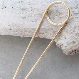 Hammered brass loop hair pin